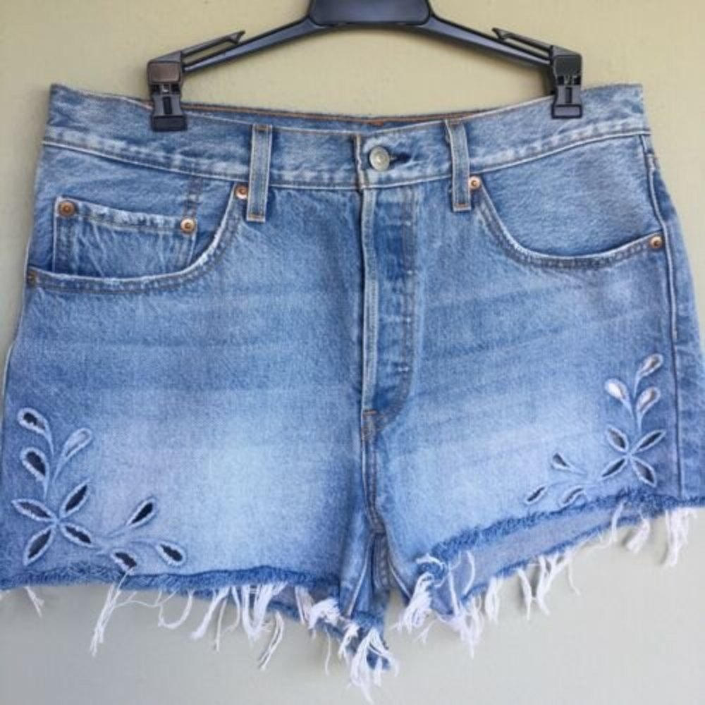 Sold Levi's 501 Denim Cutoff Shorts High Rise Size 31 Vintage Light Wash Frayed - Picture 4 of 10